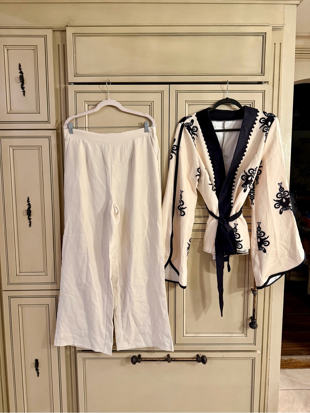 New MULVARI Set by SHEIN Belted Kimono Jacket Wide Leg Palazzo Pants Loungewear